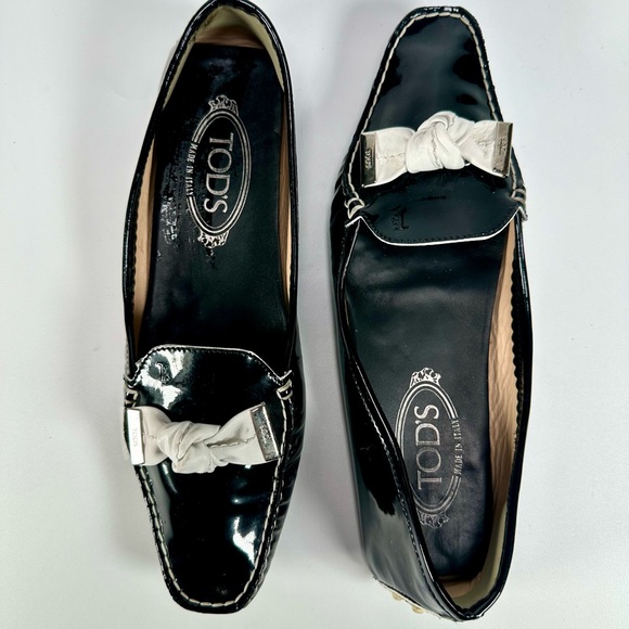 Tod's Women's Bilbao Black Patent Leather Loafers - Picture 5 of 12